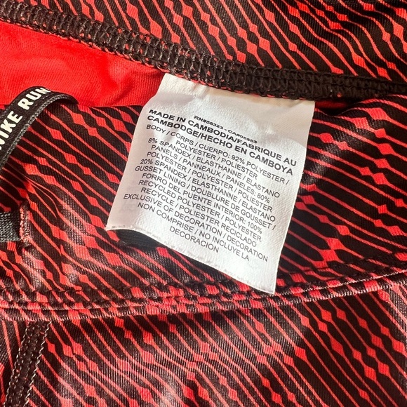 Nike Medium Cropped Dri Fit Red Black Workout Leggings Pants Athleisure Gym Yoga - Picture 9 of 10